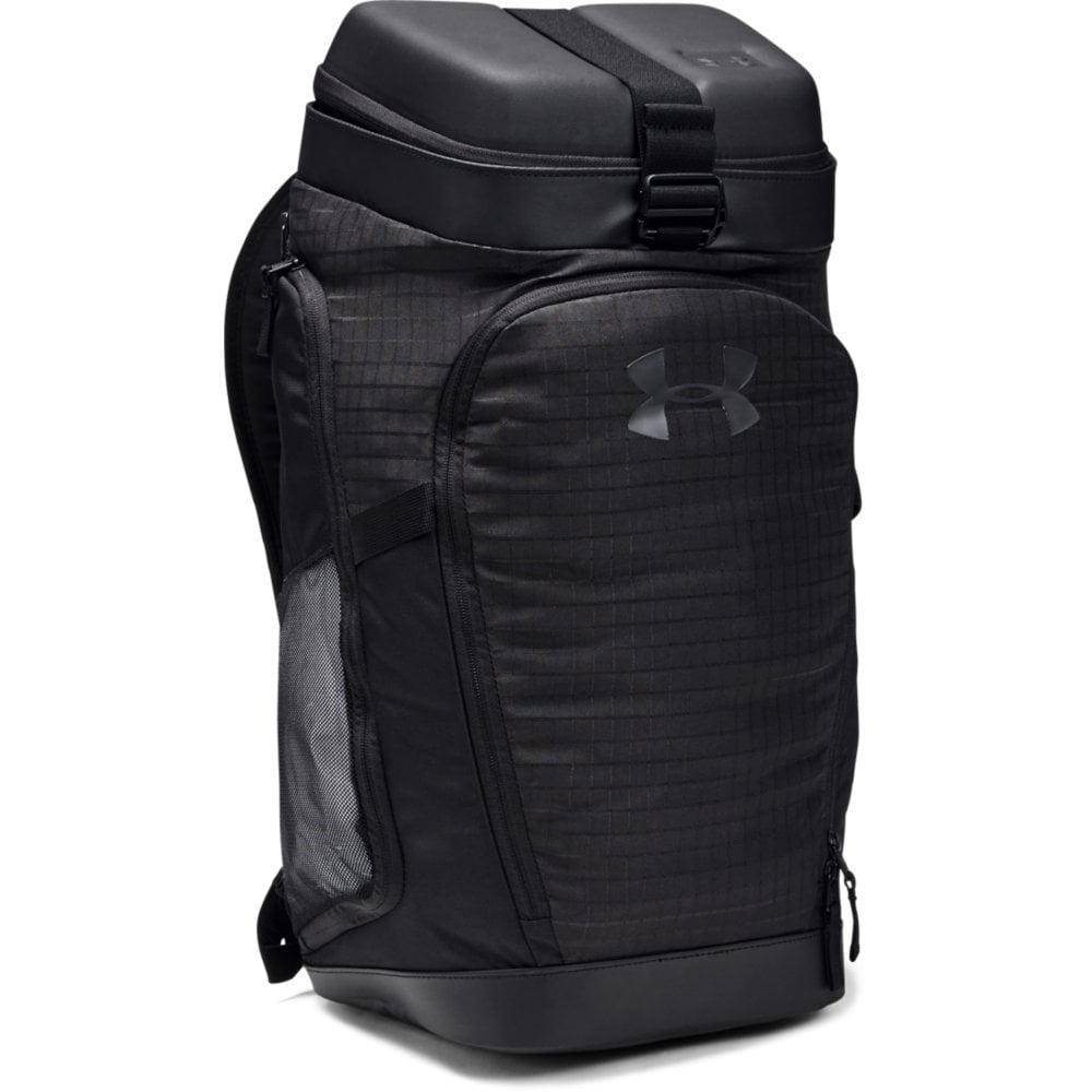 Product shot of a Under Armour duffle bag
