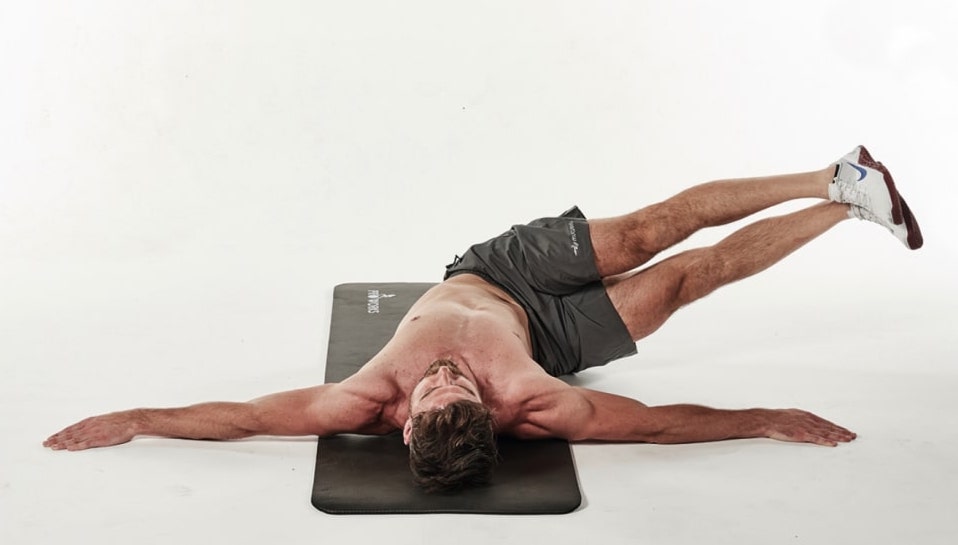 This 10-Move Circuit Works Your Abs From All Angles | Men's Fitness UK