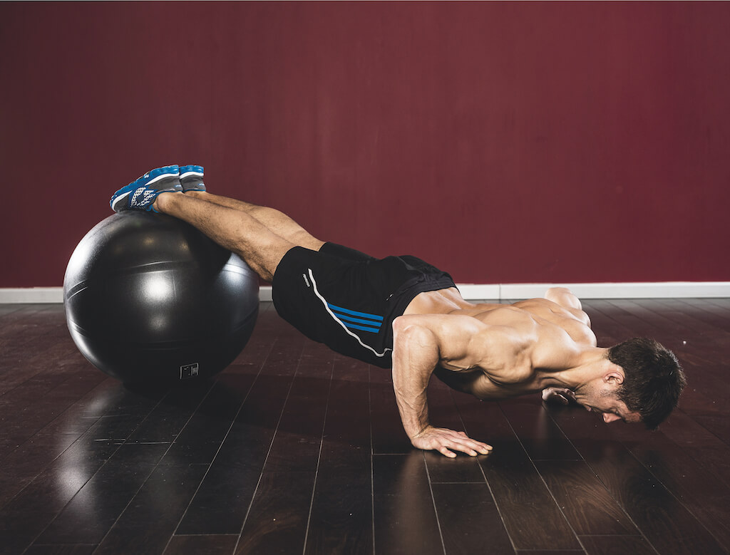 Super-Size Your Upper Body With This Supersets Workout | Men's Fitness UK