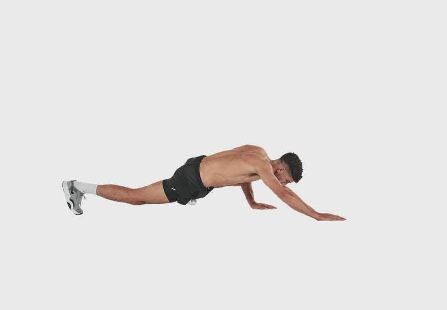 9 Of The Best Total-Body Moves To Build Lean Muscle | Men's Fitness UK