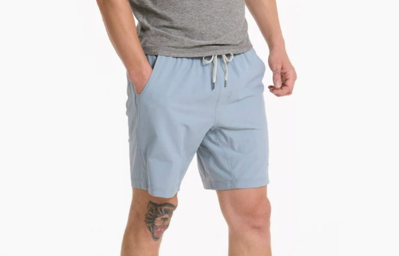 A Man's lower body wearing the Vuori Kore 7-Inch Shorts