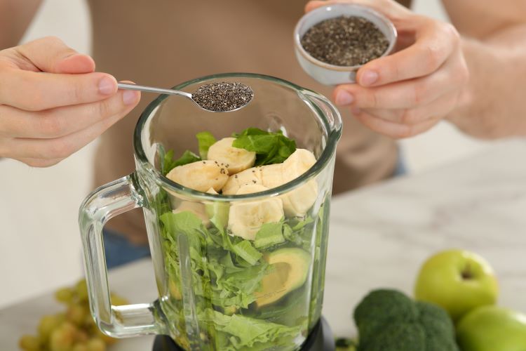 Best Blenders For Shakes, Smoothies & More