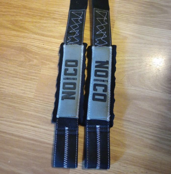 Overhead view of a pair of lifting straps