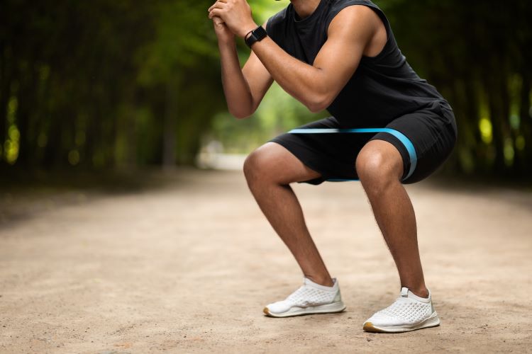 Crab squats with discount band