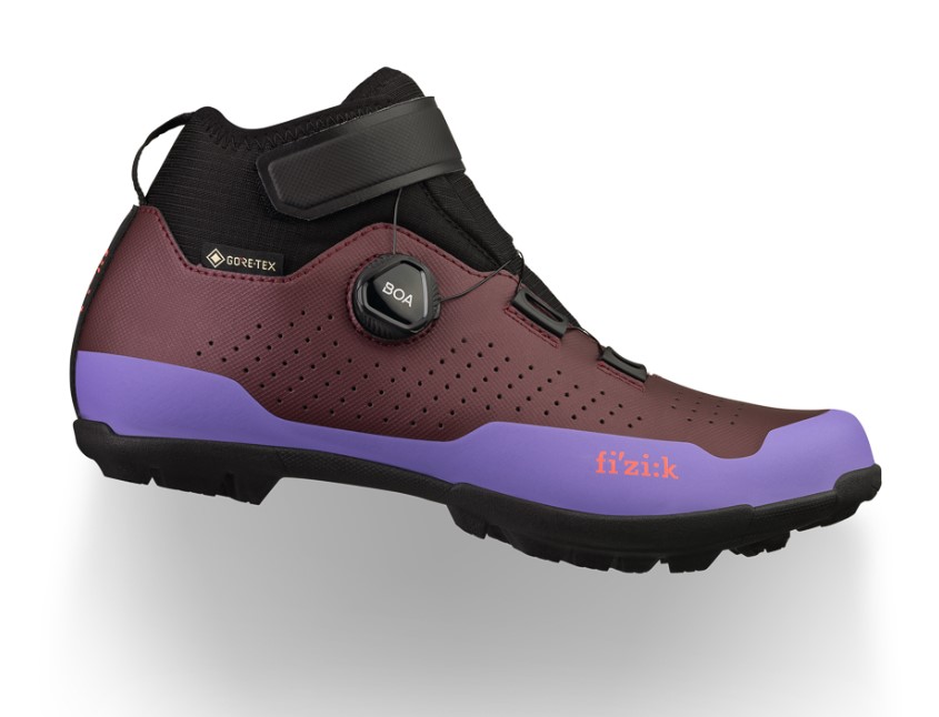 Product shot of Fizik winter off-road shoe