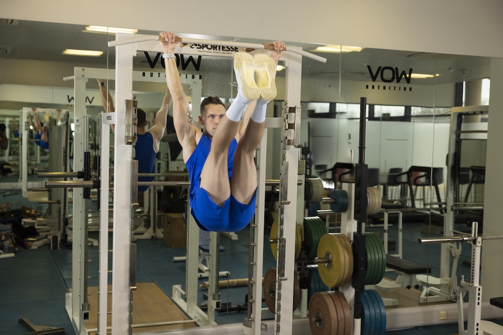 Hanging leg raise exercise