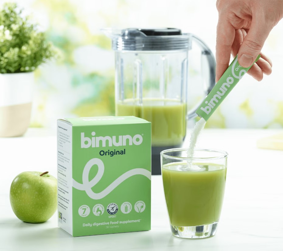 Fibre supplement being added to juice