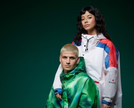 Two models wearing the Heineken Pint-cho